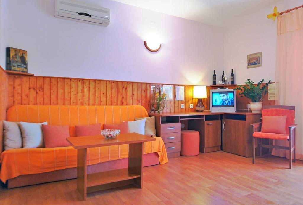 Apartments Radis Zaton  Exterior photo